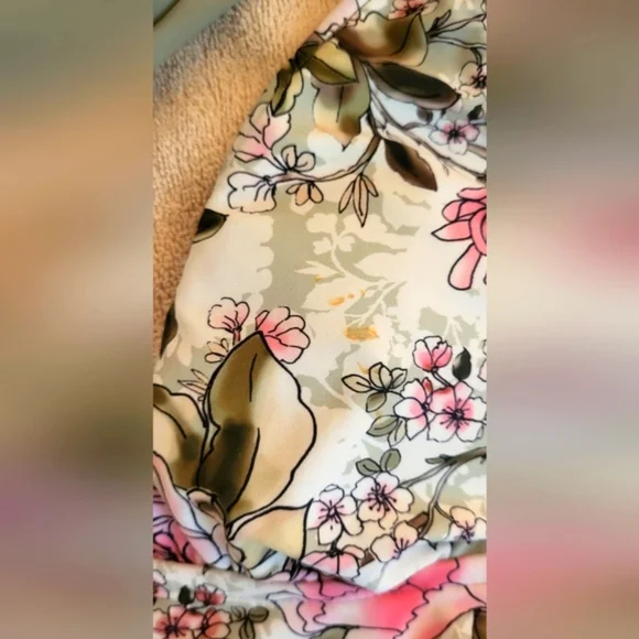 Mossimo Supply Co. Floral Bikini Top In Pink and Green (Size‎ M) - Picture 14 of 14